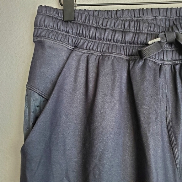 Lululemon Namaskar in Deep Coal size 4 NWT - Picture 7 of 10